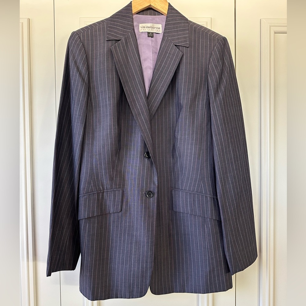 Liz Claiborne Gray Pinstripe Wool Blend Blazer, Size 10 - Picture 1 of 10